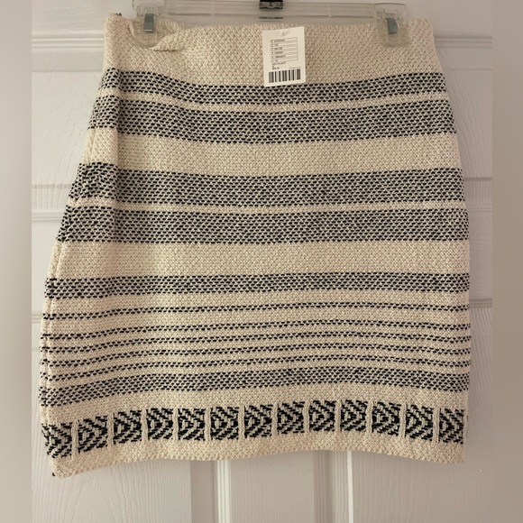 Urban Outfitters Dresses & Skirts - Urban outfitters knit black and cream skirt